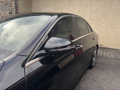 Used 2019 Mercedes-Benz E 300 4MATIC image 11