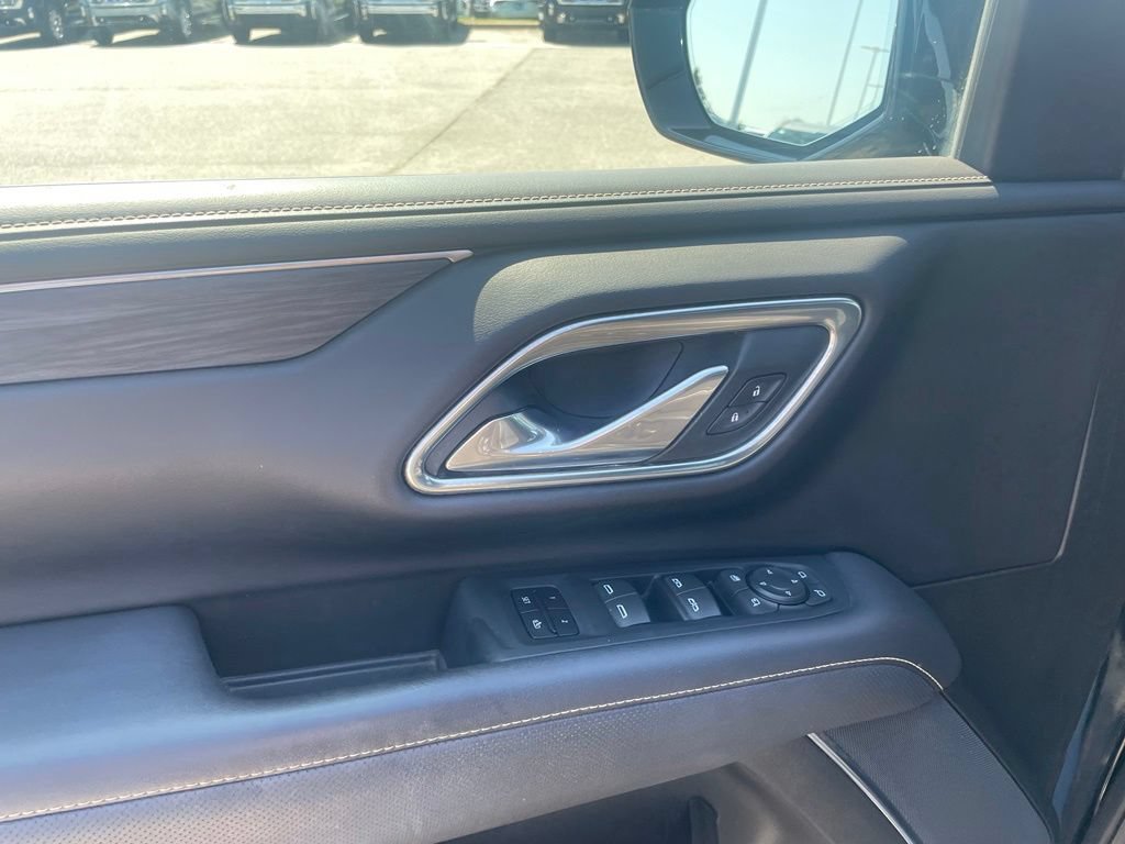 Used 2021 GMC Yukon XL SLT w/ SLT Premium Package AWD/4WD image 14
