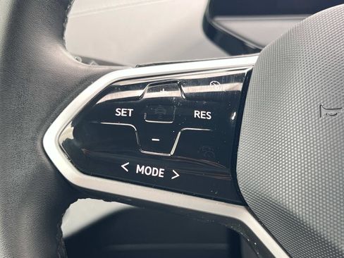 Certified 2023 Volkswagen ID.4 Pro AWD/4WD image 9