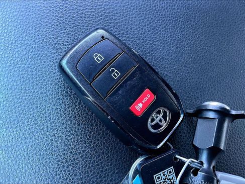 Used 2025 Toyota Tacoma TRD Sport AWD/4WD image 22
