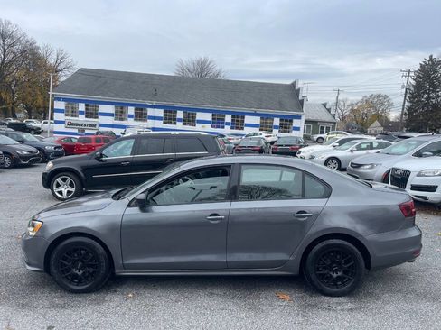 Used 2016 Volkswagen Jetta S image 3
