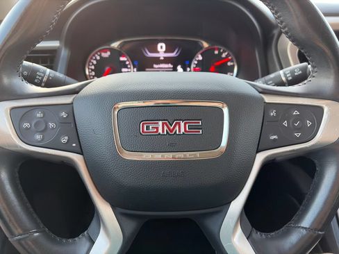 Used 2022 GMC Acadia Denali w/ Denali Technology Package FWD image 21