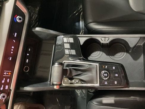 Used 2024 Kia Sportage EX image 18