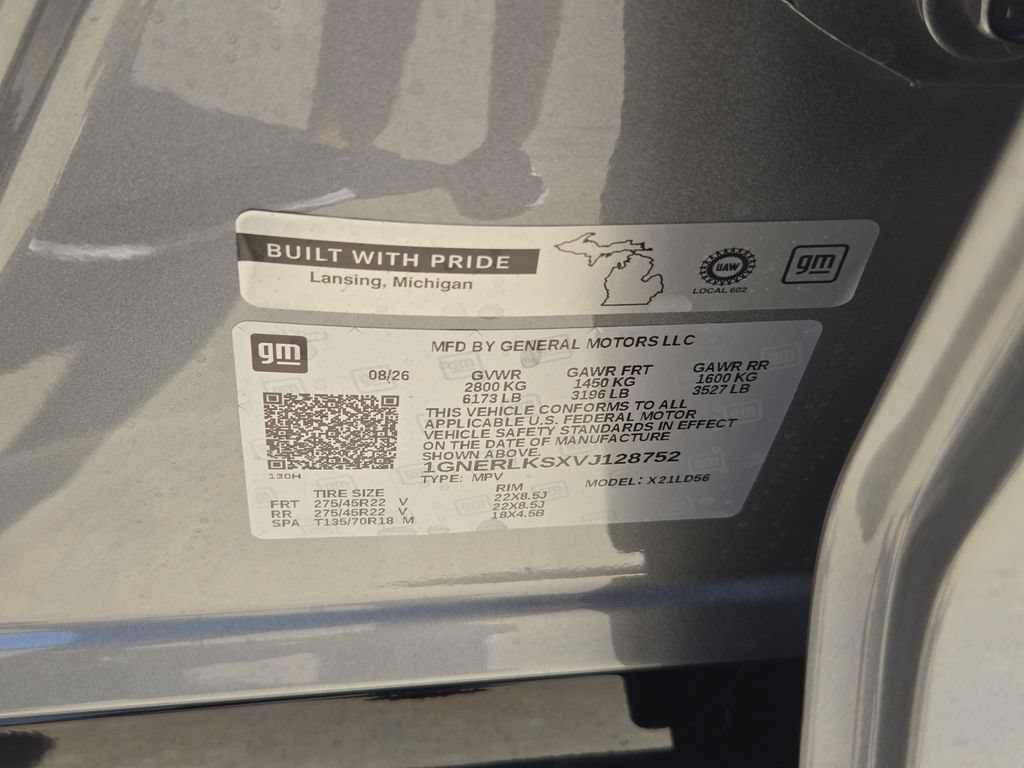 New 2027 Chevrolet Traverse RS w/ LPO, Floor Liner Package FWD image 26