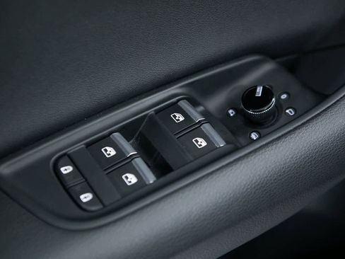 Used 2022 Audi Q8 Premium Plus image 18