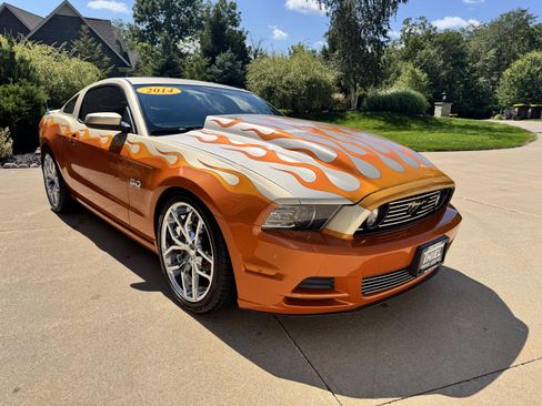 Used 2014 Ford Mustang GT Premium w/ Electronics Package RWD image 11