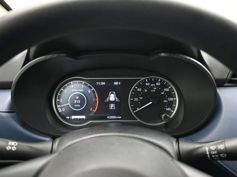 Used 2025 Nissan Versa SV FWD image 23