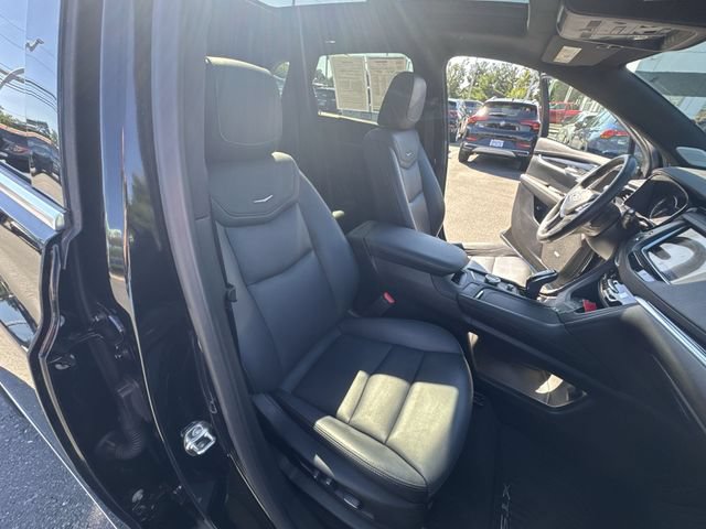 Certified 2024 Cadillac XT5 Premium Luxury w/ LPO, Floor Liner Package AWD/4WD image 28