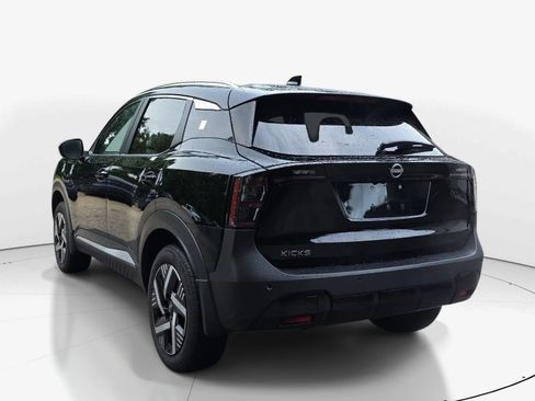 Used 2026 Nissan Kicks SV FWD image 6