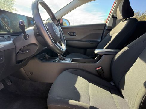 Used 2025 Hyundai Kona SEL image 27