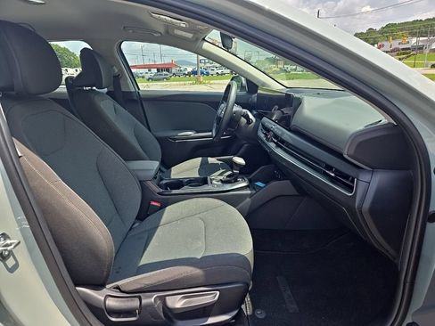 Used 2025 Kia K4 FWD image 21