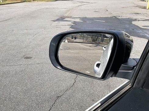 Used 2024 Jeep Compass Latitude w/ Sun and Sound Group image 29