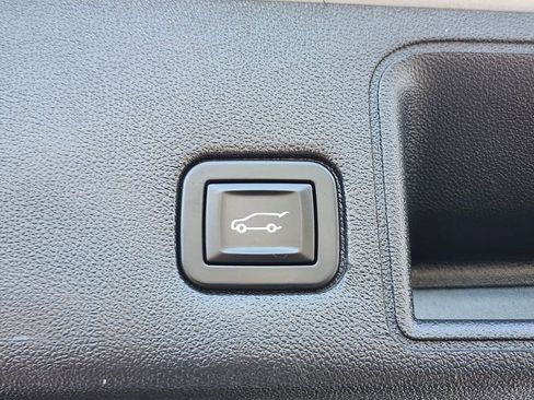 Used 2019 GMC Terrain Denali w/ Advanced Safety Package AWD/4WD image 32