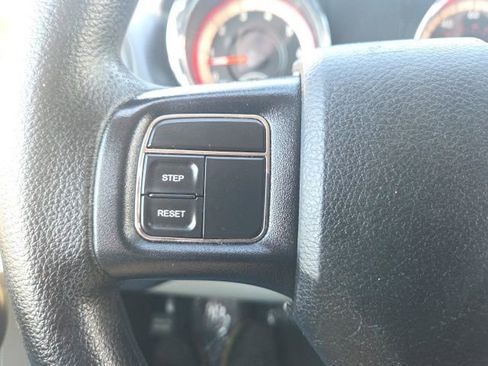 Used 2016 Dodge Grand Caravan SXT image 35