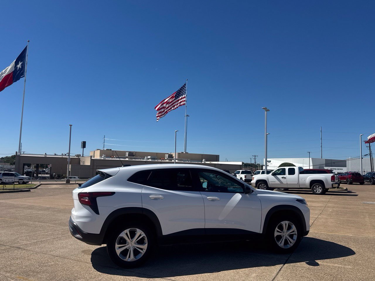 Used 2025 Chevrolet Trax LS FWD image 21