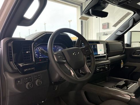 New 2026 Chevrolet Silverado 2500 ZR2 AWD/4WD image 2