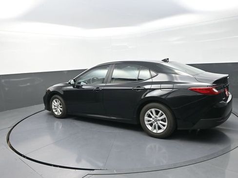 Used 2025 Toyota Camry LE image 51