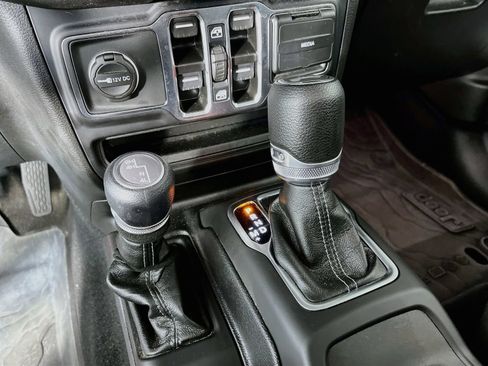 Used 2024 Jeep Wrangler Unlimited Sport AWD/4WD image 22