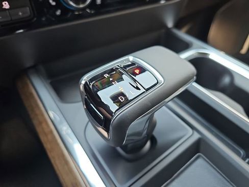 New 2026 Chevrolet Silverado 1500 High Country w/ Technology Package AWD/4WD image 16