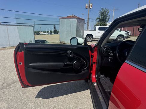 Used 2022 MINI Cooper SE w/ Driver Assistance Package FWD image 24