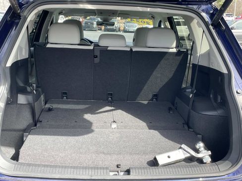 Used 2024 Volkswagen Tiguan SE image 10