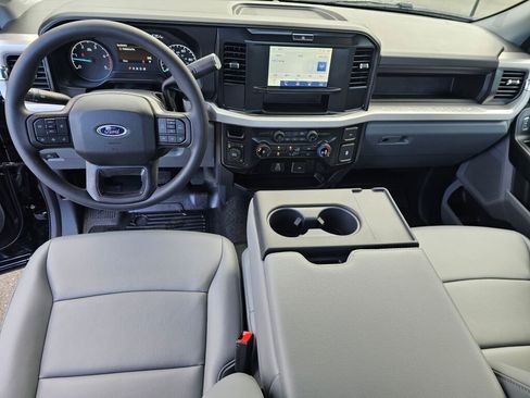 New 2025 Ford F250 XL w/ F-250 >10K GVWR Package image 9