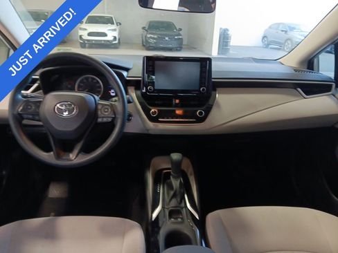 Used 2022 Toyota Corolla LE w/ LE Premium Package image 5