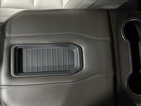 Used 2022 Chevrolet Tahoe LT w/ Luxury Package image 25