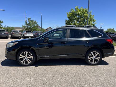 Used 2018 Subaru Outback 3.6R Limited AWD/4WD image 14