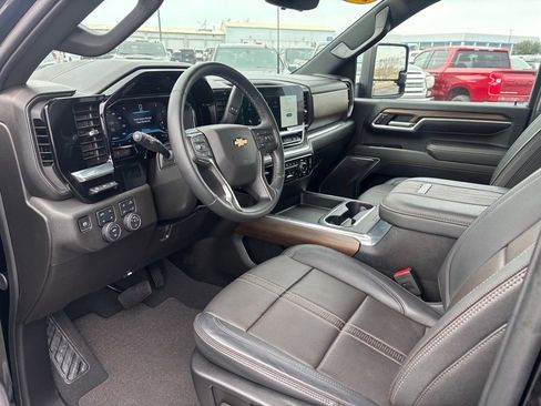 Certified 2025 Chevrolet Silverado 2500 High Country w/ Technology Package image 8