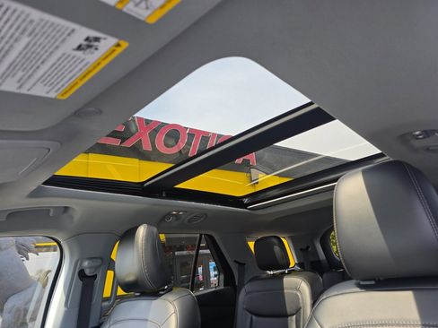 Used 2022 Ford Explorer XLT w/ Equipment Group 202A image 20