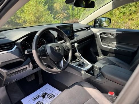 Used 2021 Toyota RAV4 XLE Premium AWD/4WD image 9
