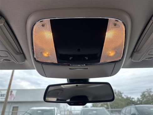 Used 2022 Chrysler 300 Touring w/ Sport Appearance Package image 46