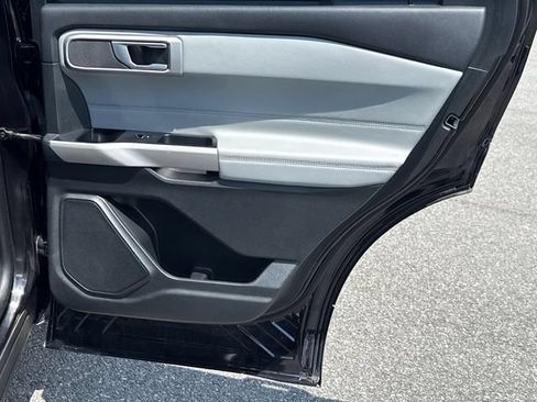Used 2024 Ford Explorer XLT w/ Equipment Group 202A AWD/4WD image 16