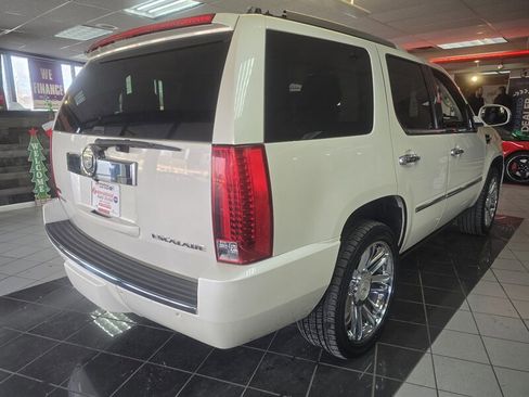 Used 2012 Cadillac Escalade Platinum image 4