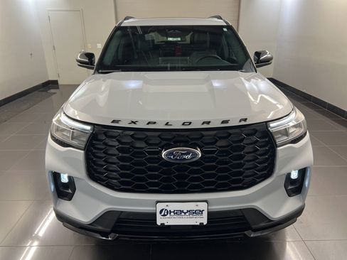 New 2026 Ford Explorer ST-Line w/ ST-Line Street Pack image 2