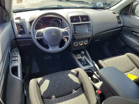 Used 2025 Mitsubishi Outlander Sport ES AWD/4WD image 11