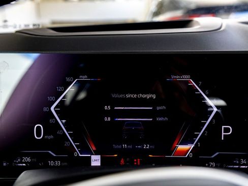 New 2026 BMW X5 xDrive50e image 11