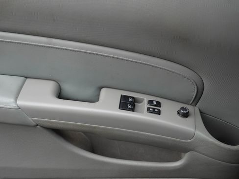 Used 2007 Nissan 350Z Touring RWD image 15