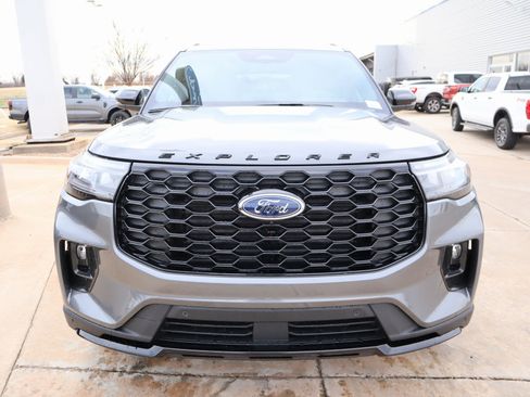 New 2026 Ford Explorer ST-Line w/ ST-Line Street Pack image 11