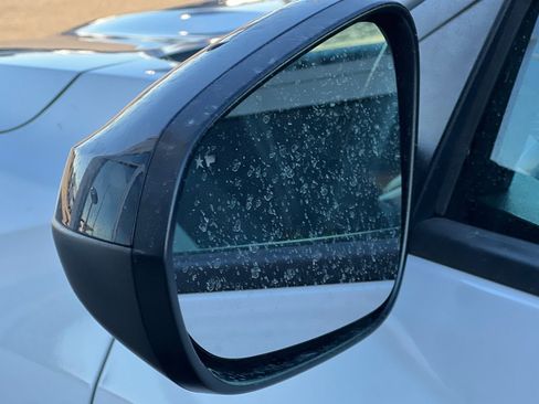 Used 2024 Chevrolet Trax RS w/ Sunroof Package image 28