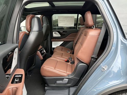 New 2026 Lincoln Aviator Reserve image 6