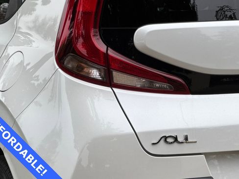 Used 2021 Kia Soul LX image 26