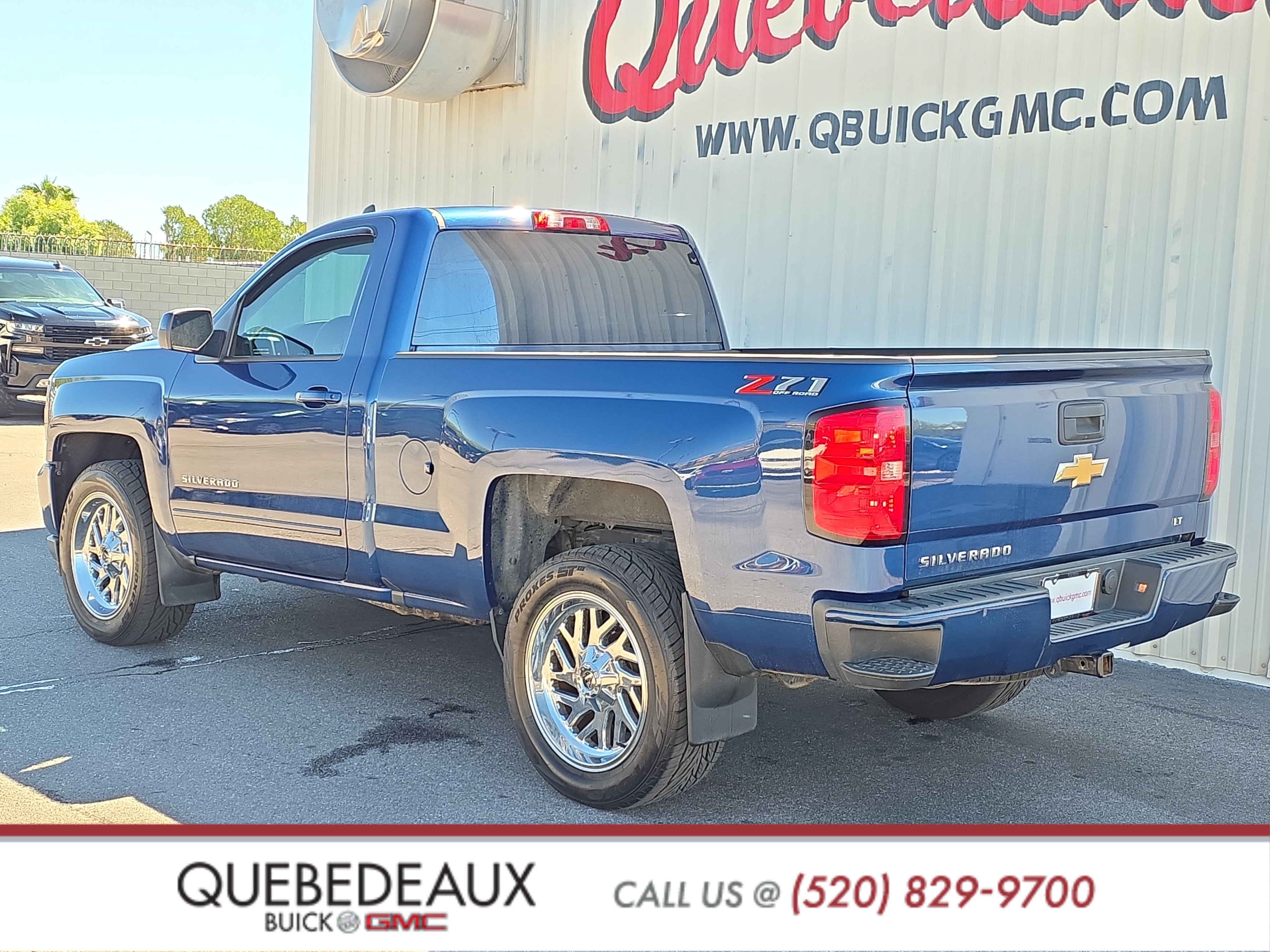 Used 2018 Chevrolet Silverado 1500 LT w/ LT Convenience Package AWD/4WD image 6