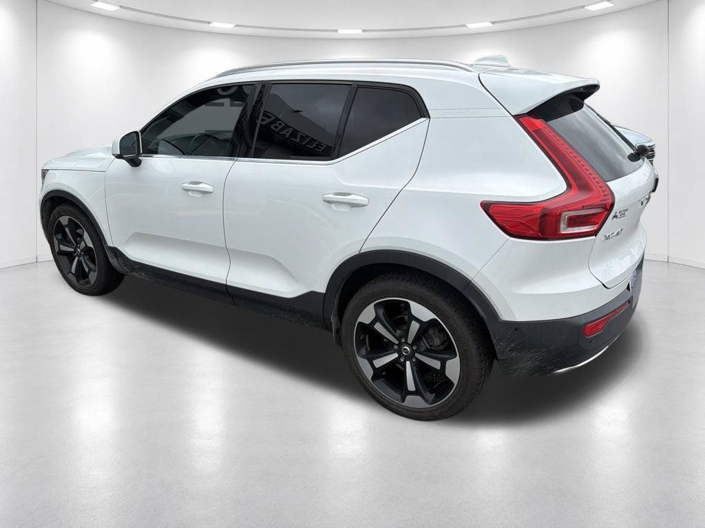 Used 2019 Volvo XC40 T4 Inscription FWD image 5