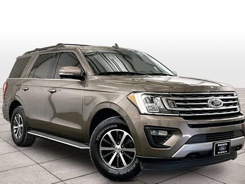 Used 2019 Ford Expedition XLT w/ Equipment Group 202A AWD/4WD image 3