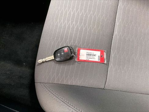 Used 2018 Toyota Tacoma SR5 AWD/4WD image 30