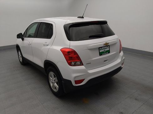 Used 2020 Chevrolet Trax LS w/ Tint and Cruise Package FWD image 5