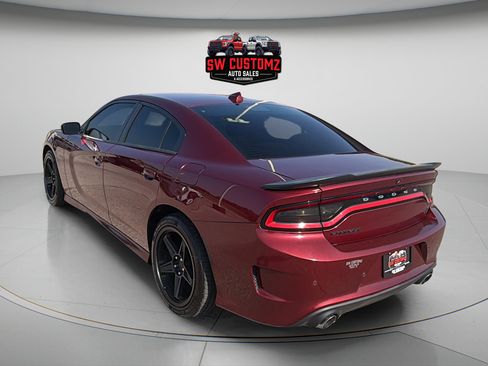 Used 2019 Dodge Charger R/T w/ Blacktop Package RWD image 5