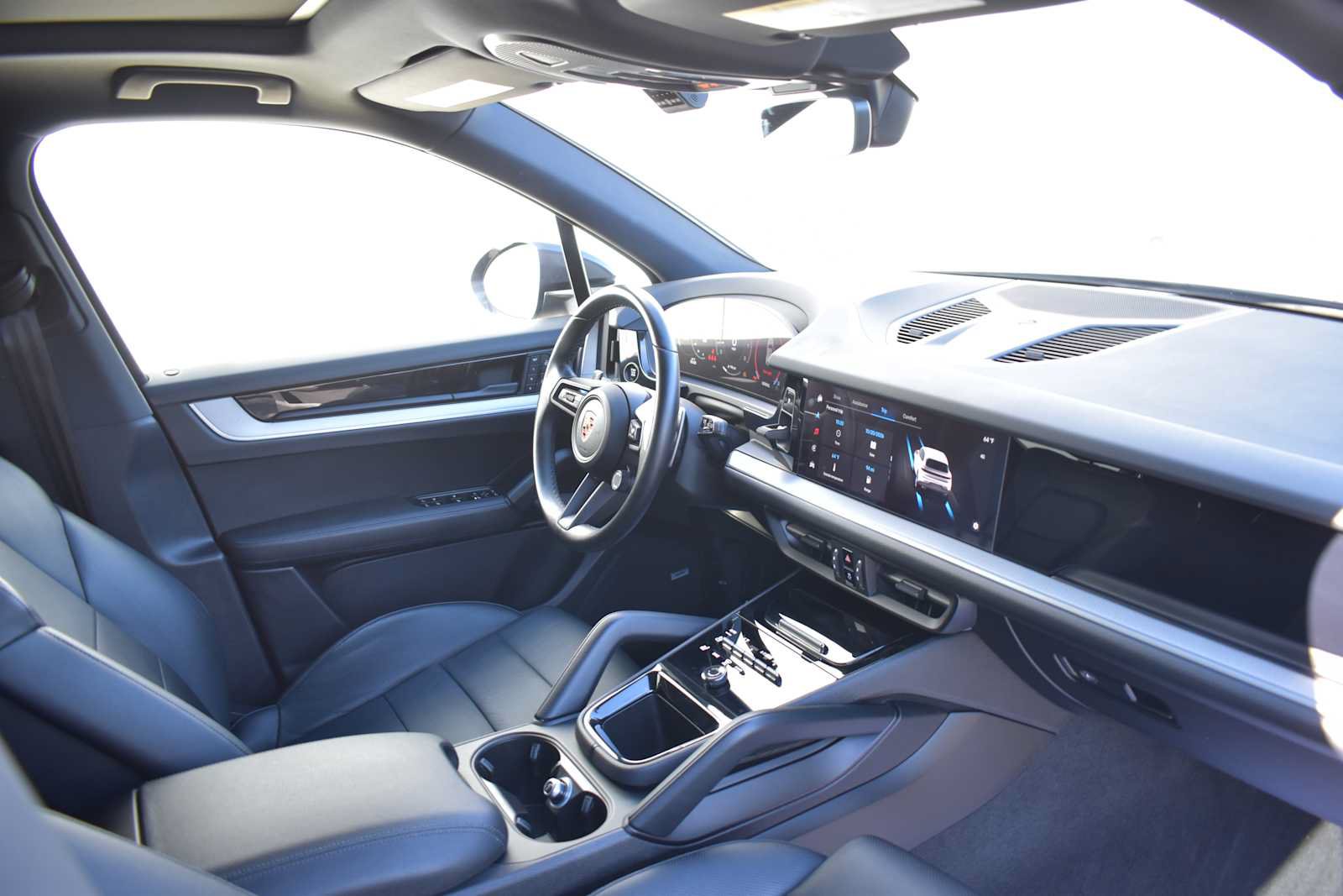 Used 2024 Porsche Cayenne AWD/4WD image 12
